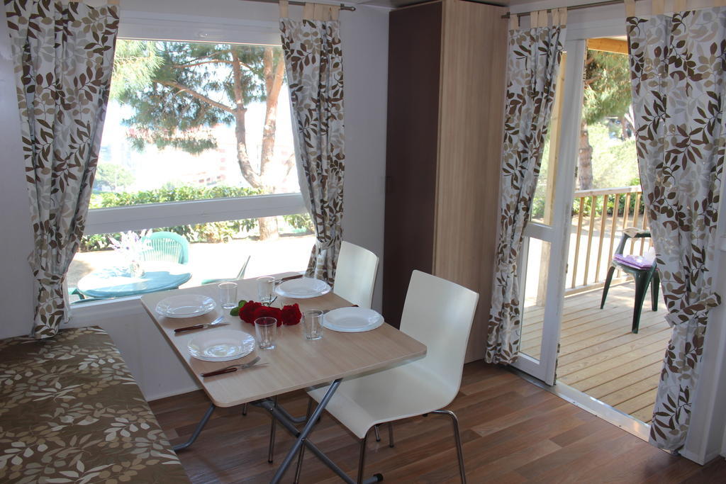 Hotel El Carlitos Arenys de Mar Pokoj fotografie